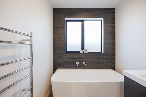 Photo of property in 75 Atlantic Drive, Fitzherbert, Palmerston North, 4410