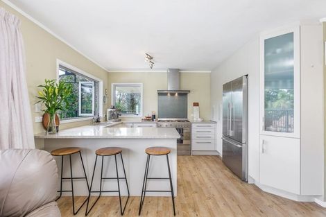 Photo of property in 2 Kelvin Crescent, Te Atatu Peninsula, Auckland, 0610