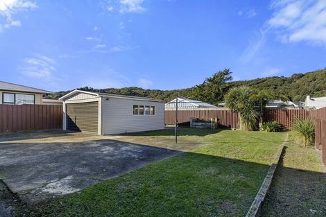 Photo of property in 40 Momona Street, Wainuiomata, Lower Hutt, 5014