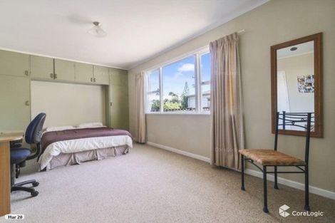 Photo of property in 14 Renata Crescent, Te Atatu Peninsula, Auckland, 0610