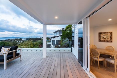 Photo of property in 17 Calypso Place, Rothesay Bay, Auckland, 0630
