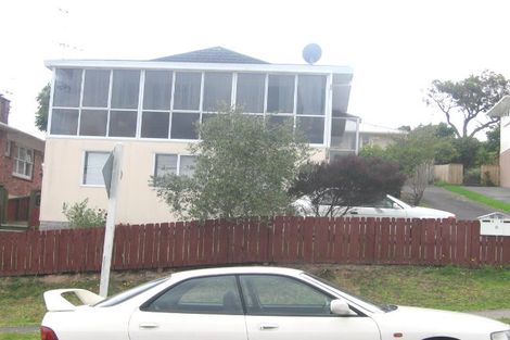 Photo of property in 1/11 Peach Road, Glenfield, Auckland, 0629