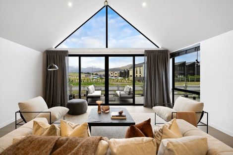 Photo of property in 18 Taurus Lane, Jacks Point, 9371