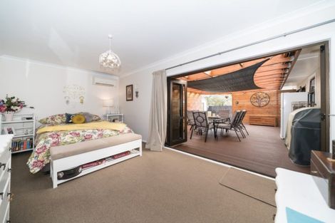 Photo of property in 14 Pitama Road, Awapuni, Palmerston North, 4412