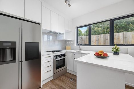 Photo of property in 43b/4 Waimumu Road, Massey, Auckland, 0614