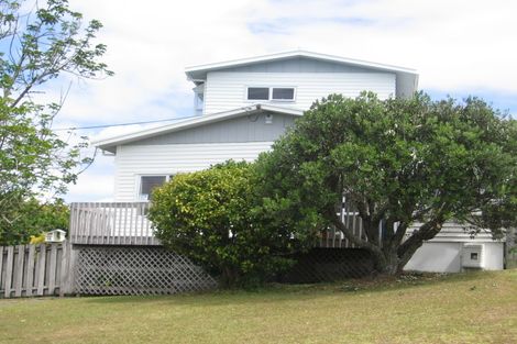 Photo of property in 52 Lyons Avenue, Murrays Bay, Auckland, 0630