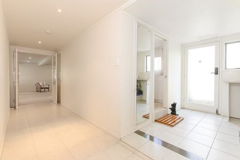 Photo of property in 18 Lavelle Road, Henderson, Auckland, 0612