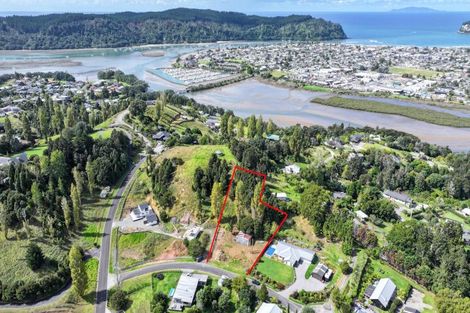 Photo of property in 16 Manuka Drive, Whangamata, 3691