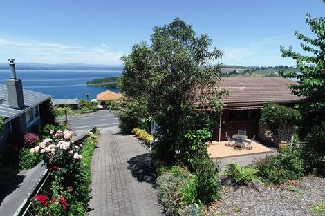 Photo of property in 48 Wakeman Road, Acacia Bay, Taupo, 3330