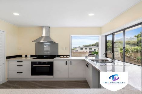 Photo of property in 128 Everglade Drive, Totara Heights, Auckland, 2105