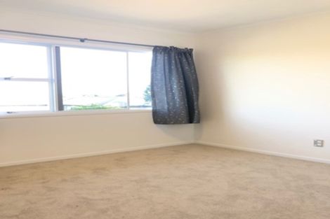 Photo of property in 14 Gwenand Place, Botany Downs, Auckland, 2010
