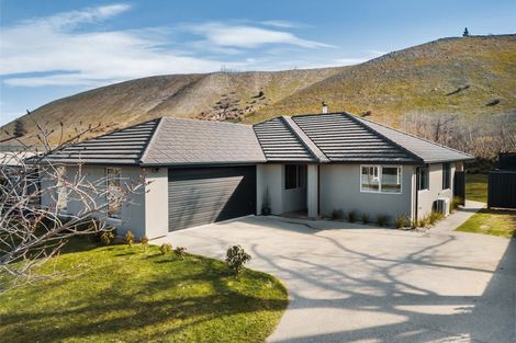 Photo of property in 20 Perriam Place, Mount Pisa, Cromwell, 9383