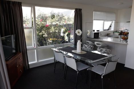 Photo of property in 2/206 Lake Road, Northcote, Auckland, 0627