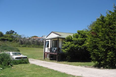 Photo of property in 16 Te Awhe Road, Maketu, 3189