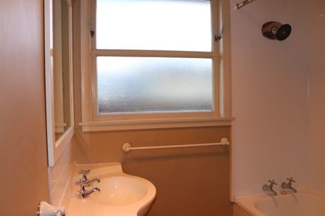 Photo of property in 16 Glen Place, Awapuni, Palmerston North, 4412