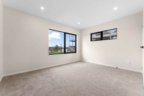 Photo of property in 12 Harbourside Parade, Hobsonville, Auckland, 0616