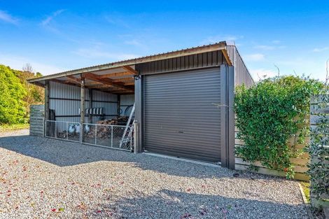 Photo of property in 1037 State Highway 1, Te Horo, Otaki, 5581
