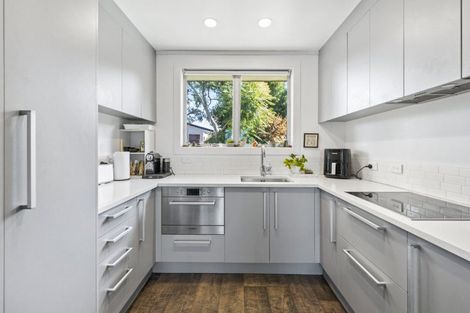 Photo of property in 13 Helleur Road, Massey, Auckland, 0614