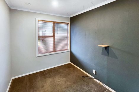 Photo of property in 215 Stokes Valley Road, Stokes Valley, Lower Hutt, 5019