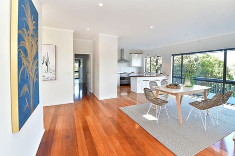 Photo of property in 80 Kittiwake Drive, Schnapper Rock, Auckland, 0632