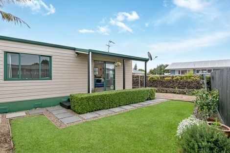 Photo of property in 19 Swan Crescent, Pakuranga, Auckland, 2010