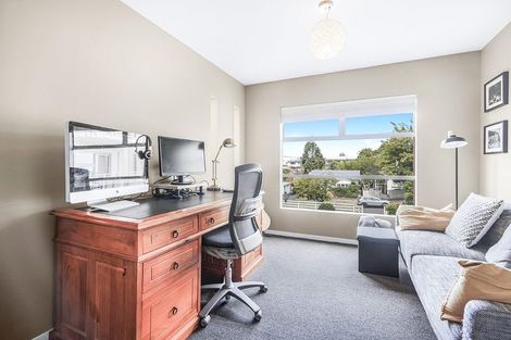 Photo of property in 10u7 Hunter Street, Hamilton Lake, Hamilton, 3204