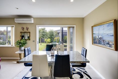 Photo of property in Heynes Place, 11 Heynes Place, Clive, 4102