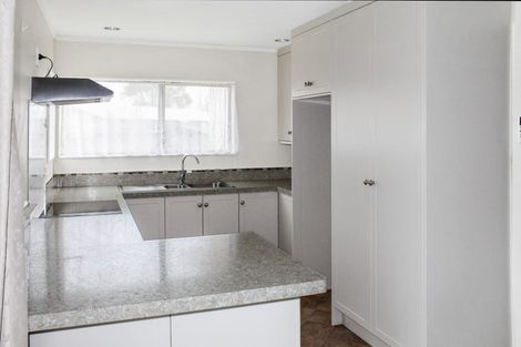 Photo of property in 18 Peter Hall Drive, Kelvin Grove, Palmerston North, 4414