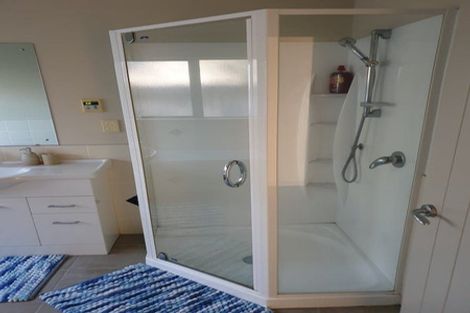 Photo of property in 10 Consort Close, Paraparaumu Beach, Paraparaumu, 5032