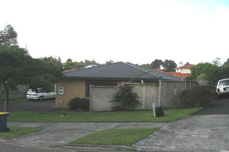 Photo of property in 2 Marbella Drive, Massey, Auckland, 0614