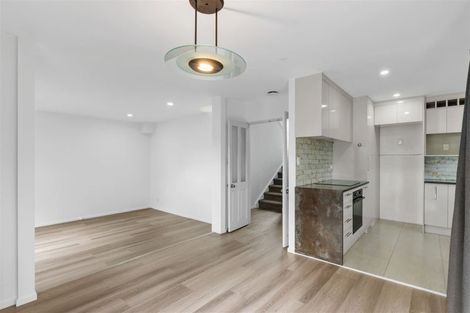 Photo of property in 1/11 Bronzewing Terrace, Unsworth Heights, Auckland, 0632