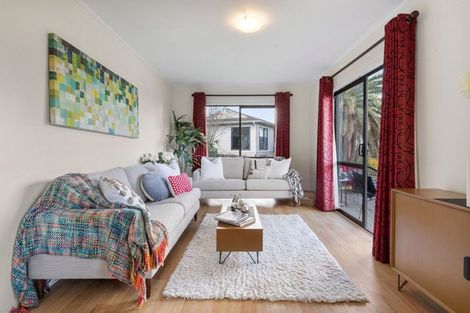 Photo of property in 16 St Catherine Crescent, West Harbour, Auckland, 0618