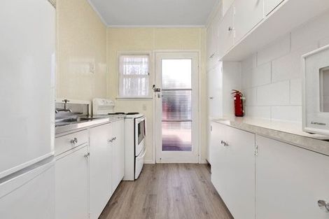 Photo of property in 40 Maunganui Road, Mount Maunganui, 3116