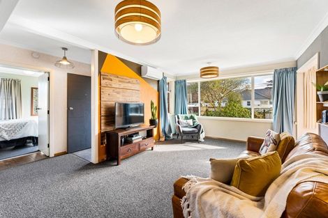 Photo of property in 3 Hikurangi Street, Te Atatu Peninsula, Auckland, 0610