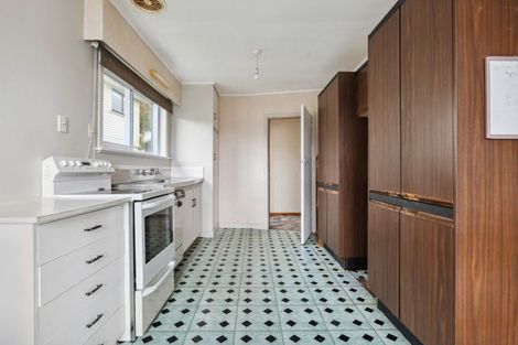Photo of property in 2 Whakawhiti Street, Marfell, New Plymouth, 4310