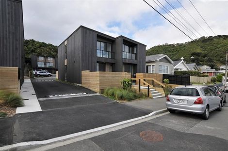 Photo of property in 20u2 Trent Street, Island Bay, Wellington, 6023