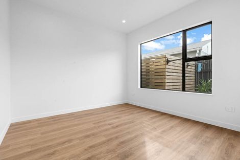 Photo of property in 5e Poto Street, Te Atatu South, Auckland, 0610