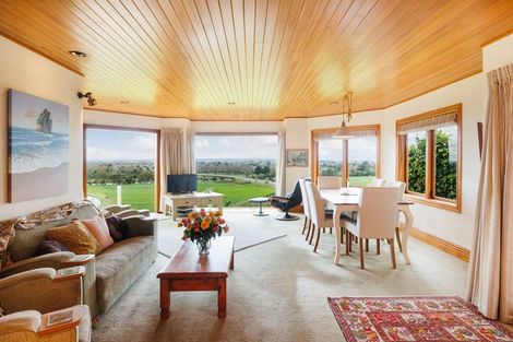 Photo of property in 96 Clifton Terrace, Fitzherbert, Palmerston North, 4410