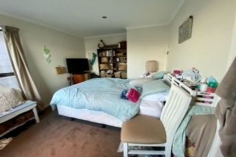 Photo of property in 280 Queens Drive, Lyall Bay, Wellington, 6022