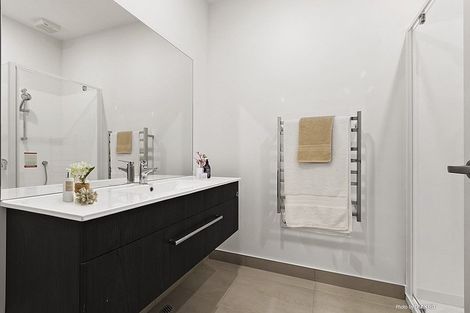 Photo of property in 62u5 Spenmoor Street, Newlands, Wellington, 6037