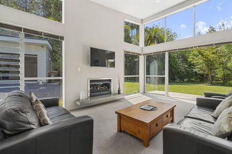 Photo of property in 10 Beach Street, Sandspit, Warkworth, 0982