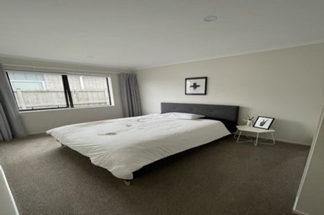 Photo of property in 34 Waituarua Drive, Takanini, 2112