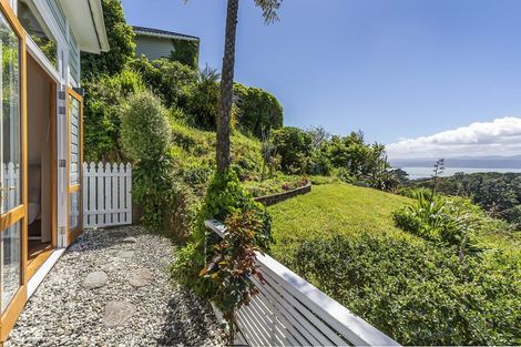 Photo of property in 37 Garden Road, Northland, Wellington, 6012