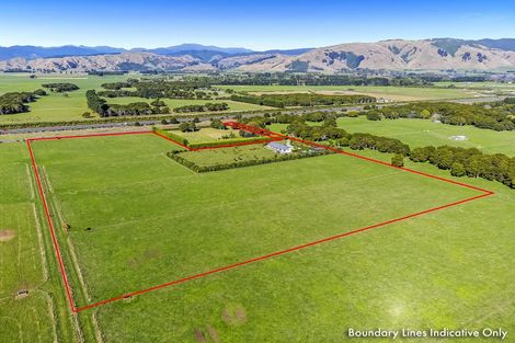 Photo of property in 1037 State Highway 1, Te Horo, Otaki, 5581