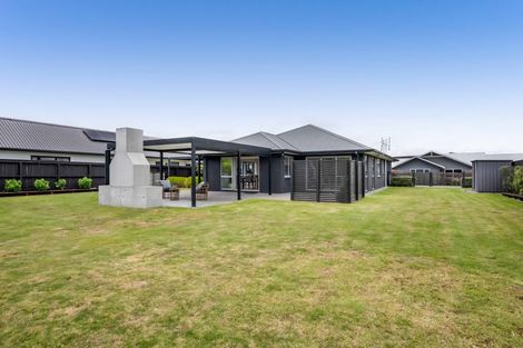 Photo of property in 13 Birdie Lane, Waiwhakaiho, New Plymouth, 4312