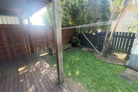 Photo of property in 54 Redoubt Road, Clover Park, Auckland, 2105
