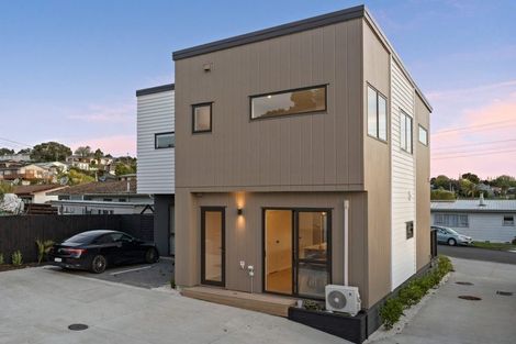 Photo of property in 21b Neal Avenue, Glenfield, Auckland, 0629
