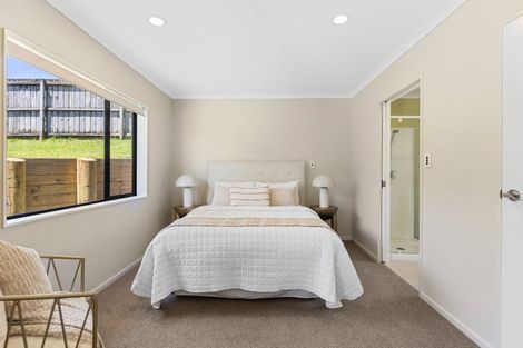 Photo of property in 79 Kirikiri Drive, Papakura, 2110