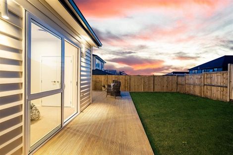 Photo of property in 12 Emerald Avenue, Rosehill, 2113
