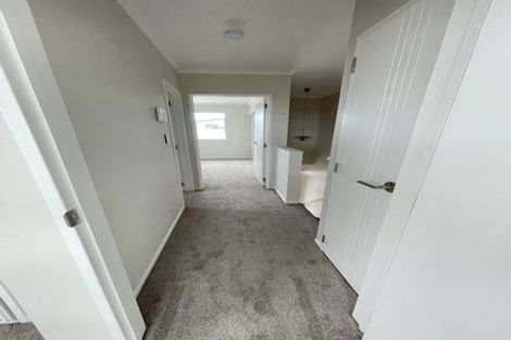 Photo of property in 2/3 Royal View Road, Te Atatu South, Auckland, 0610